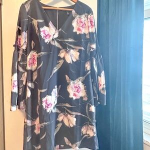 White House Black Market Floral Bell Sleeve Shift Dress